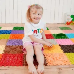 Mata sensoryczna dla niemowlaka: Przewodnik po świadomym wyborze