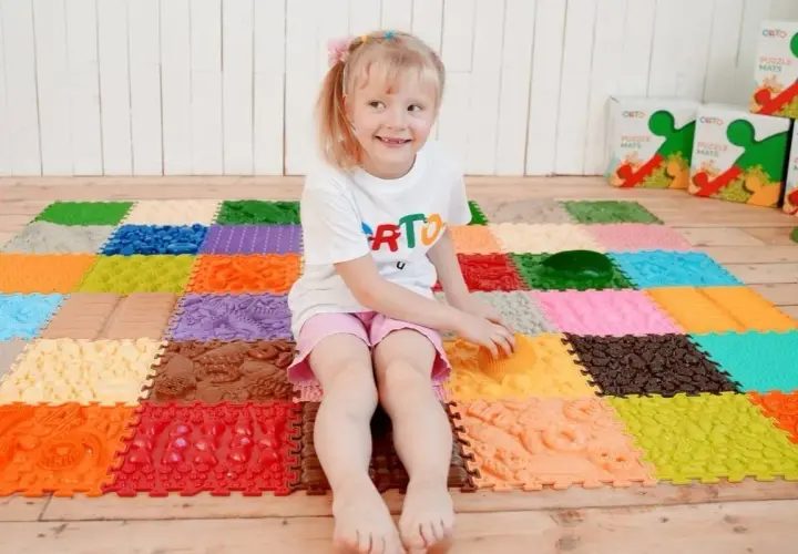 Mata sensoryczna dla niemowlaka: Przewodnik po świadomym wyborze