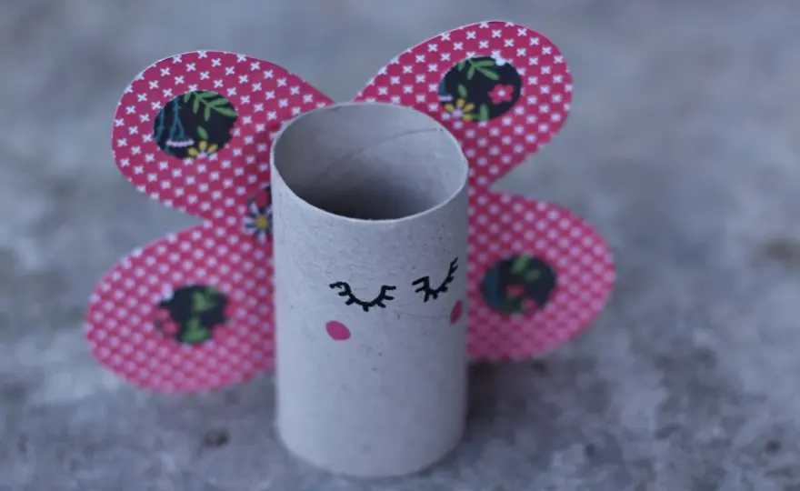 Zrób motyla z rolki papieru: prosty przewodnik DIY