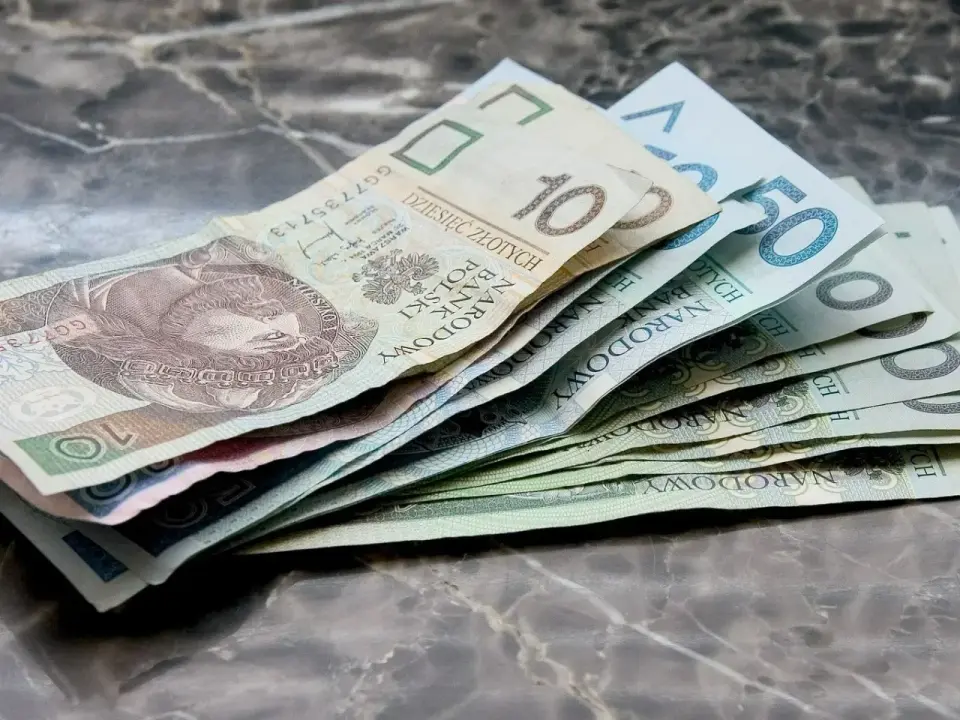 Świadczenie rodzicielskie - komu przysługuje i ile wynosi?